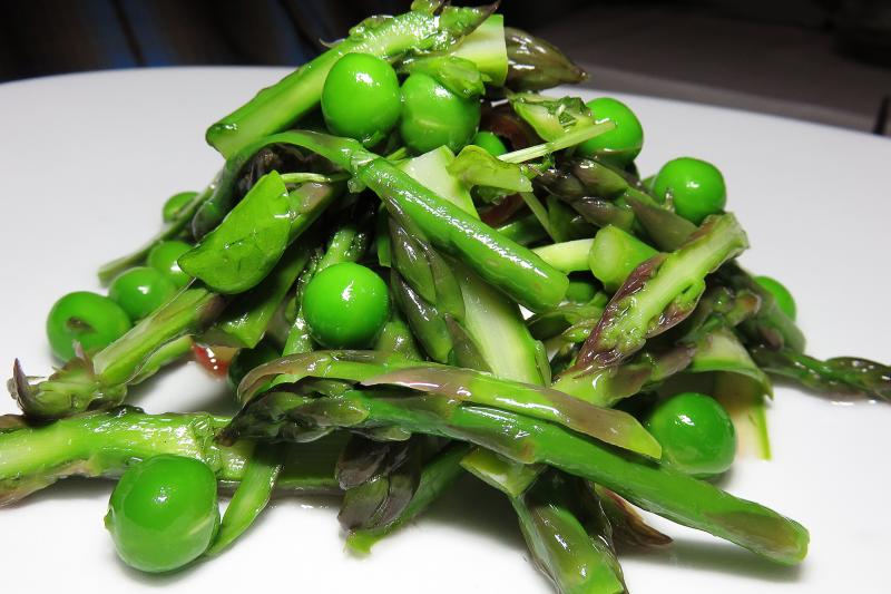The menu at Blue Moon always reflects the seasons. Chef Lion's Spring Salad over creamy burrata with peas and asparagus was one of the original Rehoboth Foodie pick hits.
Bob Yesbek Photo